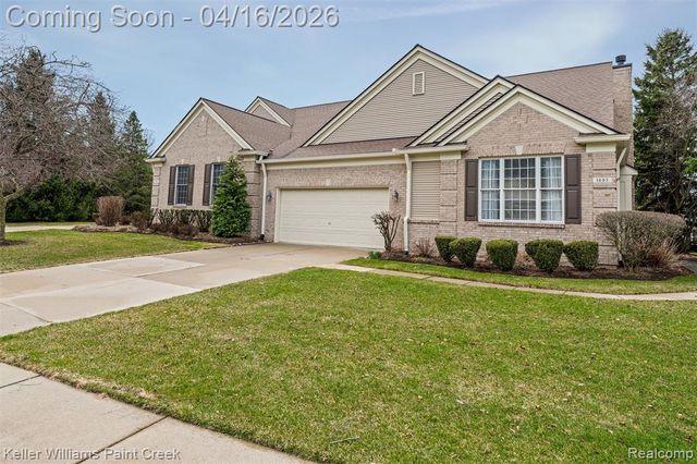 1685 Maple Creek Court, Rochester, MI 48306