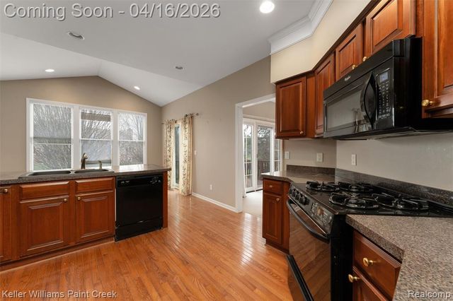 1685 Maple Creek Court, Rochester, MI 48306