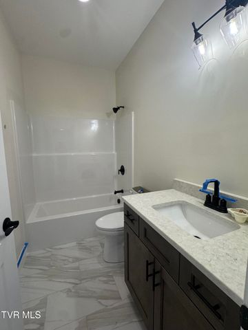 737 Hunts Terrace Drive, Kingsport, TN 37663