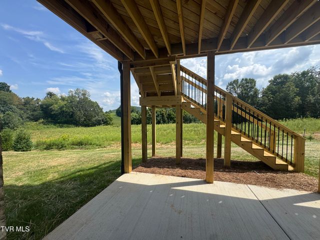 737 Hunts Terrace Drive, Kingsport, TN 37663