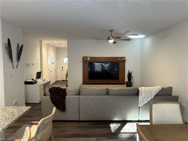 2414 Fieldsway DR, Chesapeake, VA 23320