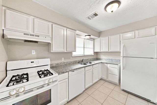 914 Martha Street, Deer Park, TX 77536