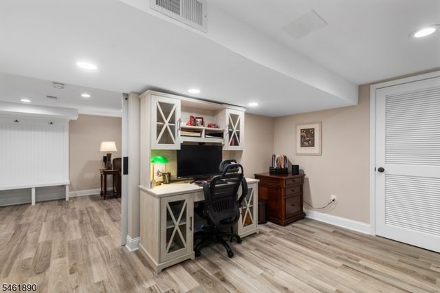 13 Larch Dr, Chester Boro, NJ 07930