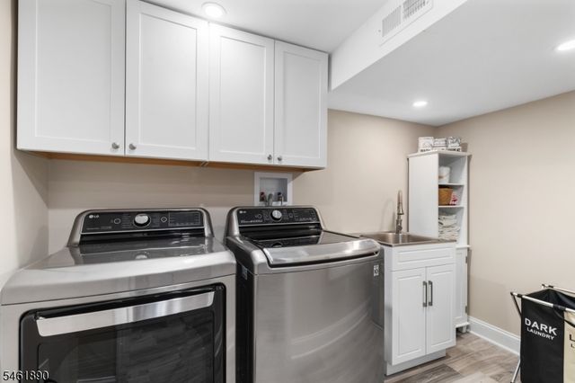 13 Larch Dr, Chester Boro, NJ 07930