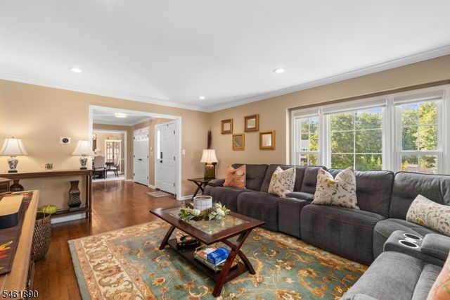 13 Larch Dr, Chester Boro, NJ 07930