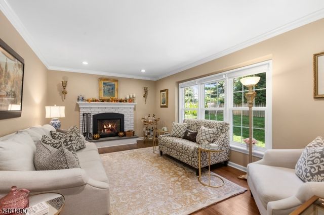 13 Larch Dr, Chester Boro, NJ 07930