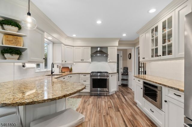 13 Larch Dr, Chester Boro, NJ 07930