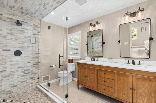 13 Larch Dr, Chester Boro, NJ 07930