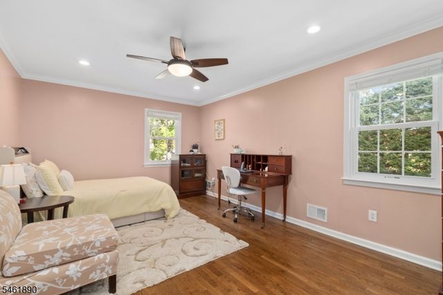 13 Larch Dr, Chester Boro, NJ 07930