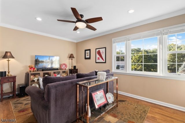 13 Larch Dr, Chester Boro, NJ 07930