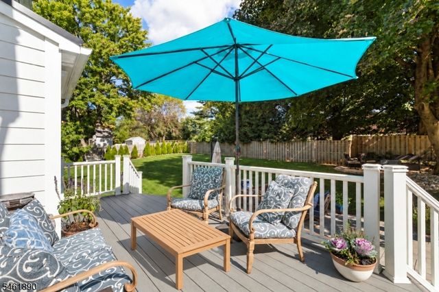 13 Larch Dr, Chester Boro, NJ 07930