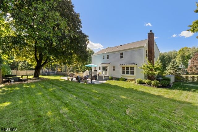 13 Larch Dr, Chester Boro, NJ 07930