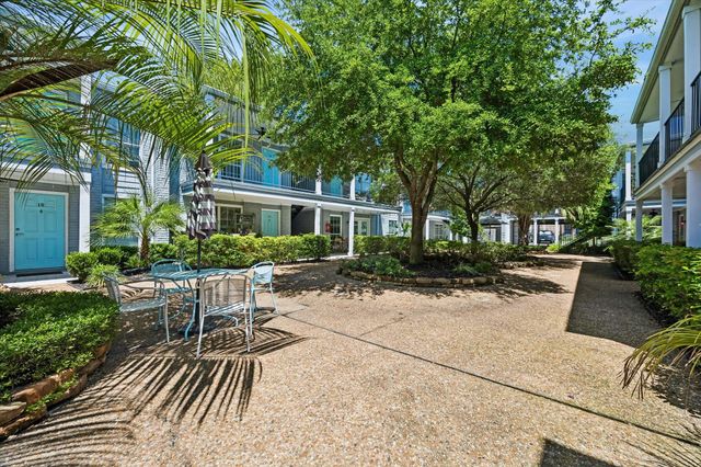 300 Pecore Street 26, Houston, TX 77009