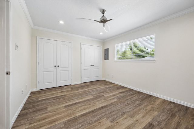 300 Pecore Street 26, Houston, TX 77009