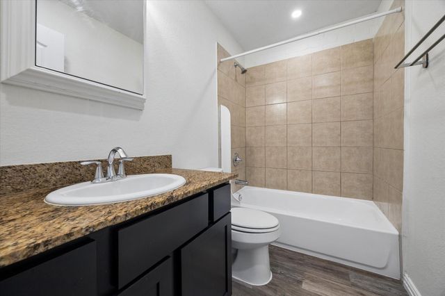300 Pecore Street 26, Houston, TX 77009