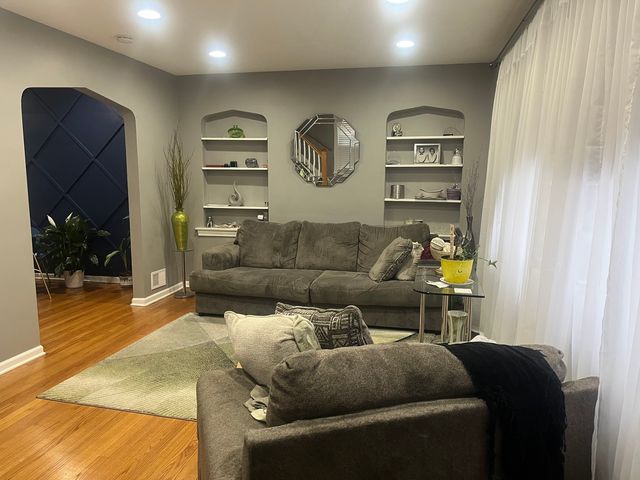 10411 S Vernon Avenue, Chicago, IL 60628