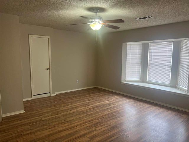 6213 NW Birch Ave, Lawton, OK 73505