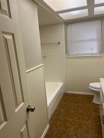6213 NW Birch Ave, Lawton, OK 73505