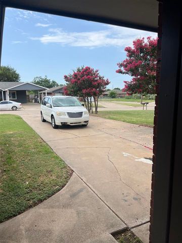 6213 NW Birch Ave, Lawton, OK 73505