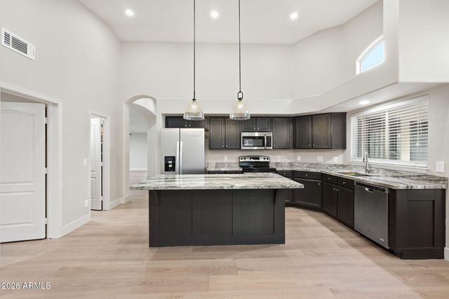 9941 W TONOPAH Drive, Peoria, AZ 85382