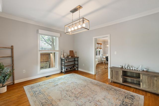 207 Kensington Dr., Hattiesburg, MS 39402