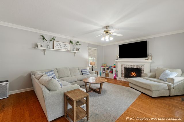 207 Kensington Dr., Hattiesburg, MS 39402