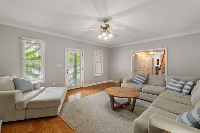 207 Kensington Dr., Hattiesburg, MS 39402