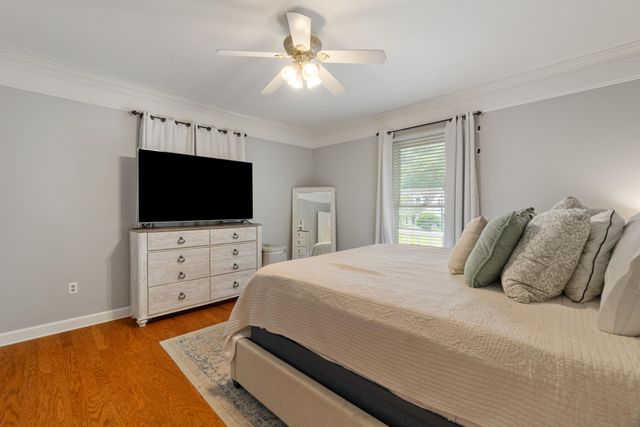 207 Kensington Dr., Hattiesburg, MS 39402