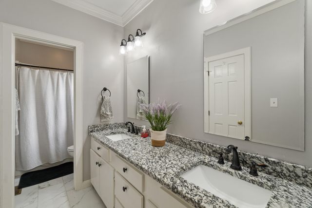 207 Kensington Dr., Hattiesburg, MS 39402