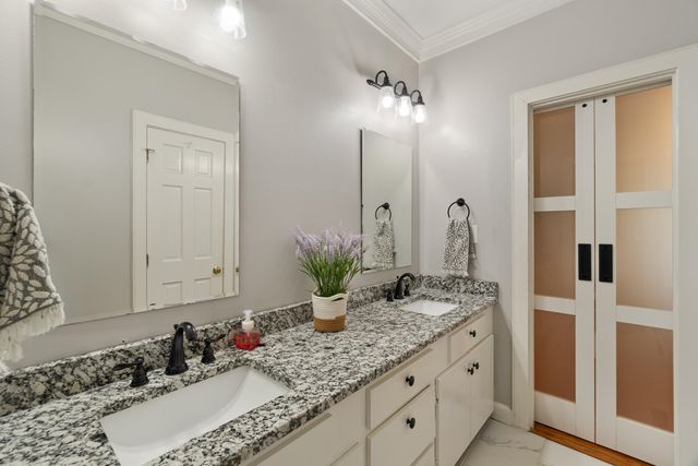 207 Kensington Dr., Hattiesburg, MS 39402