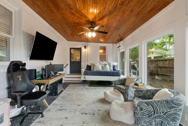 207 Kensington Dr., Hattiesburg, MS 39402