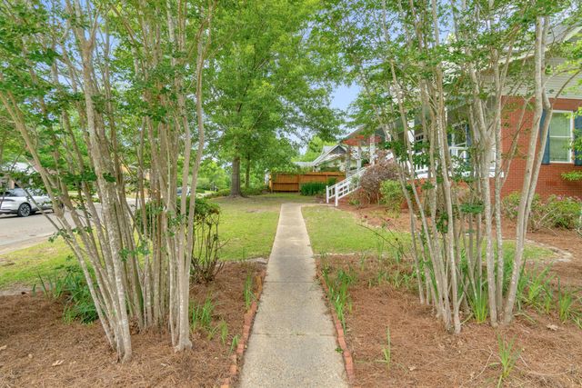 207 Kensington Dr., Hattiesburg, MS 39402