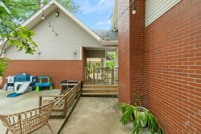 207 Kensington Dr., Hattiesburg, MS 39402
