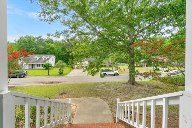 207 Kensington Dr., Hattiesburg, MS 39402