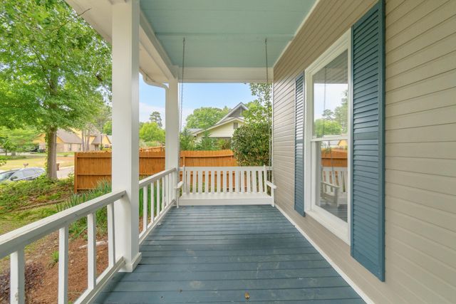 207 Kensington Dr., Hattiesburg, MS 39402