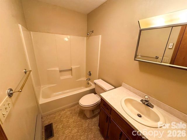 84 Stoney Ridge Loop, Maggie Valley, NC 28751