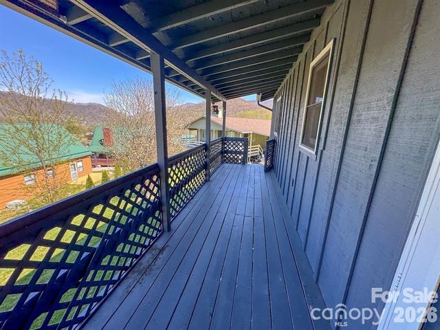 84 Stoney Ridge Loop, Maggie Valley, NC 28751