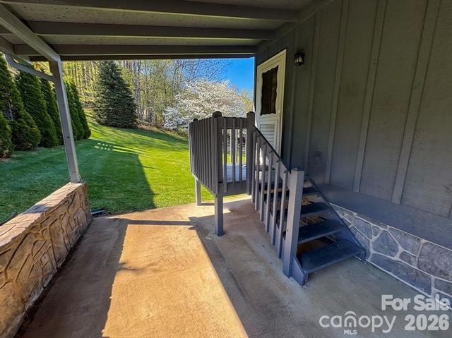 84 Stoney Ridge Loop, Maggie Valley, NC 28751