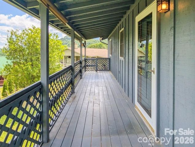 84 Stoney Ridge Loop, Maggie Valley, NC 28751