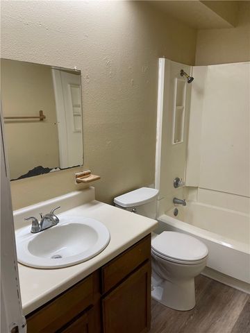 2410 Capitan Dr, Corpus Christi, TX 78414