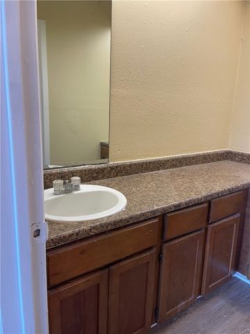 2410 Capitan Dr, Corpus Christi, TX 78414