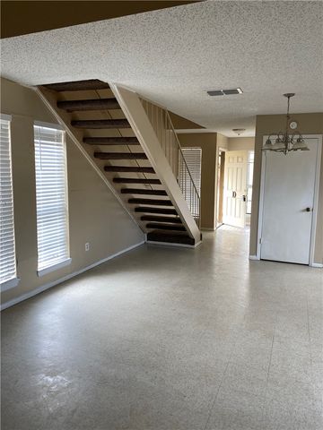 2410 Capitan Dr, Corpus Christi, TX 78414