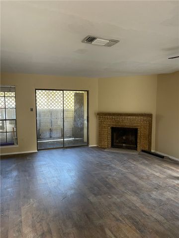 2410 Capitan Dr, Corpus Christi, TX 78414