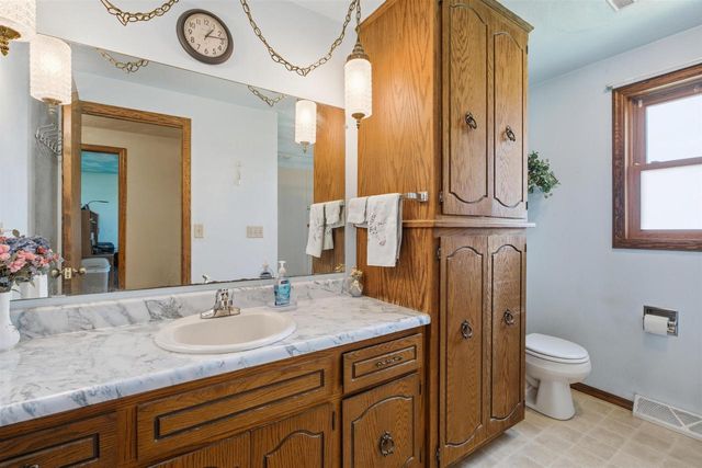 4941 N OVERLAND ROAD, Oneida, WI 54155