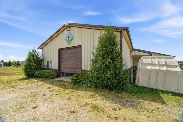 4941 N OVERLAND ROAD, Oneida, WI 54155