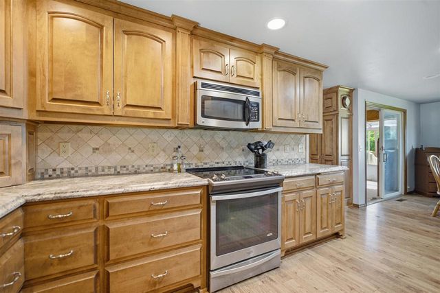 4941 N OVERLAND ROAD, Oneida, WI 54155