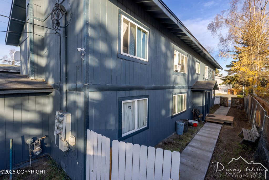 432 N Bunn Street, Anchorage, AK 99508