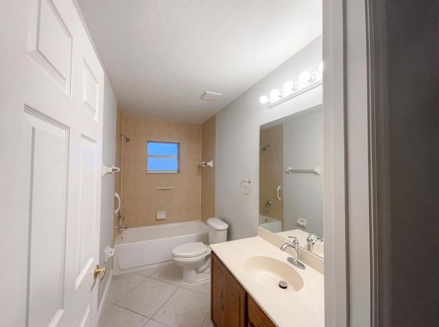 5864 NW Hann Drive, Port St Lucie, FL 34986