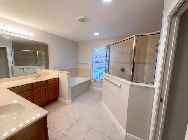 5864 NW Hann Drive, Port St Lucie, FL 34986