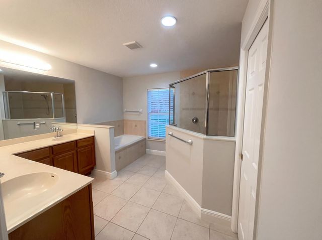 5864 NW Hann Drive, Port St Lucie, FL 34986